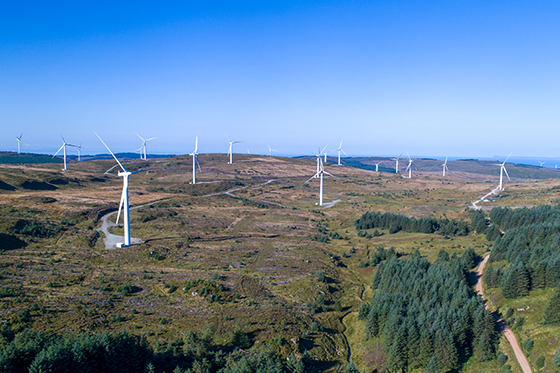 beinn_an_tuirc_windfarm_560x373