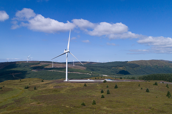 beinn_an_tuirc_windfarm_560x373